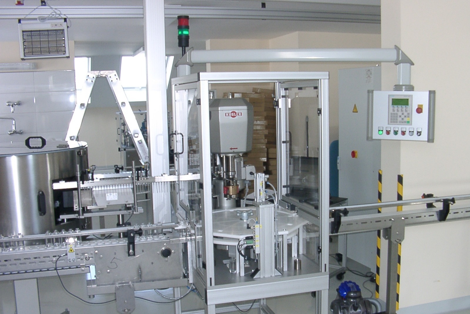 Maschine zur Herstellung eines Sprüh-Deodorants